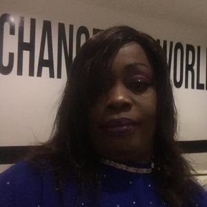 Meet your Posher, Astou